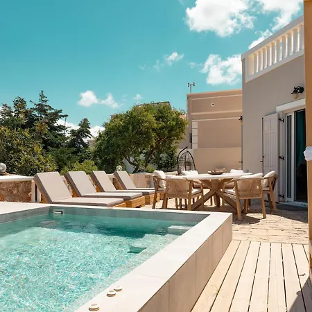וילה Selenophile With Heated Pool