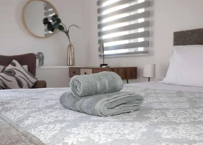 فيلة Selenophile With Heated Pool مونوليثوس