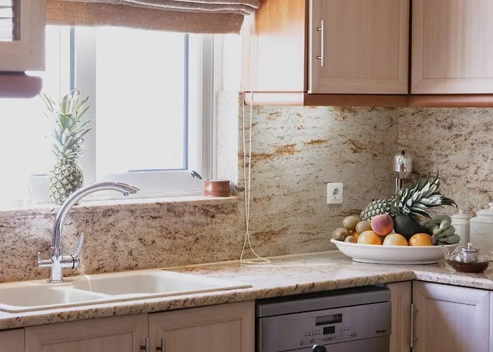 Selenophile * Monolithos (Santorini)