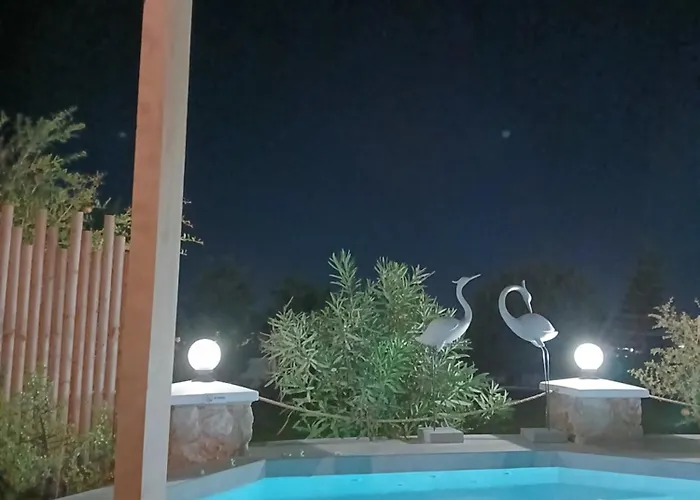 Selenophile With Heated Pool *